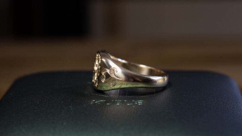 Hand Engraved Mellow Square Signet Ring(K9YG)「A+ハルリンドウ」+「太陽」+「風」_6 Hand Engraved Mellow Square Signet Ring(K9YG)「A+ハルリンドウ」+「太陽」+「風」_6