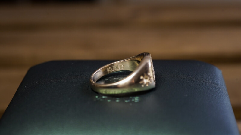 Hand Engraved Mellow Square Signet Ring(K9YG)「A+ハルリンドウ」+「太陽」+「風」_12 Hand Engraved Mellow Square Signet Ring(K9YG)「A+ハルリンドウ」+「太陽」+「風」_12