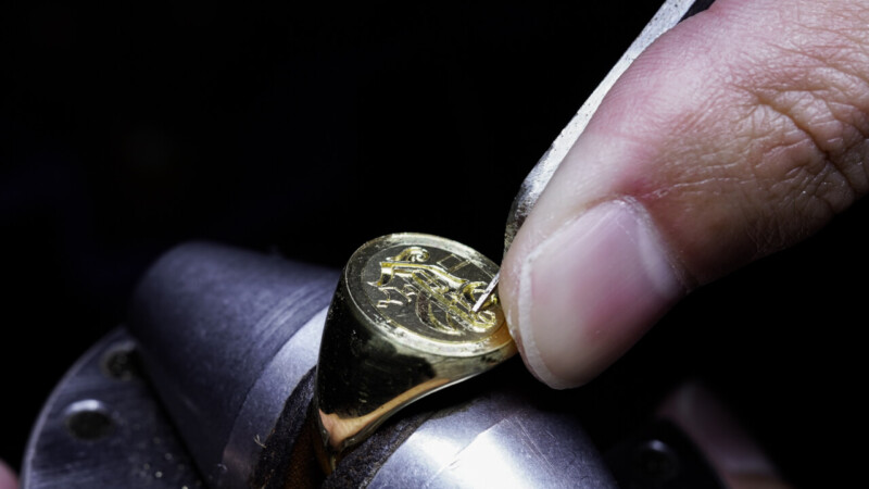 Hand Engraved Oval Signet Ring(K18YG) 「千S」＋「鍵（＋王冠）」＋「モットー」_14