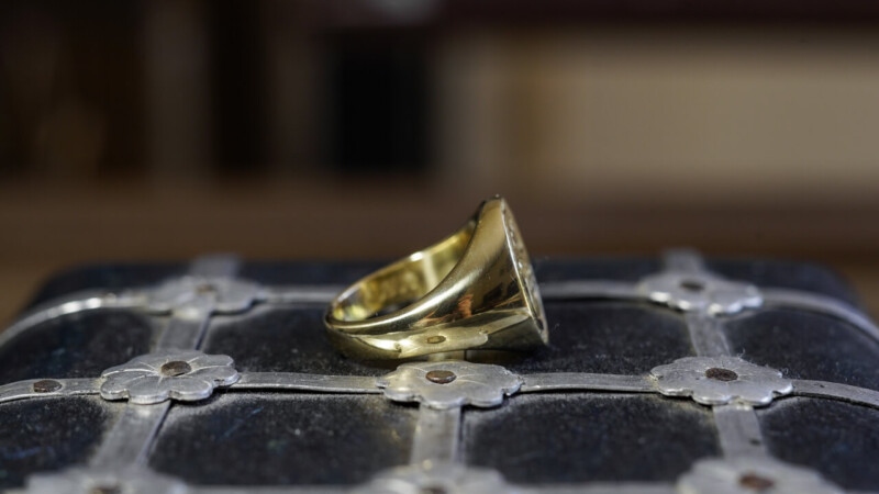 Hand Engraved Oval Signet Ring(K18YG) 「千S」＋「鍵（＋王冠）」＋「モットー」_10