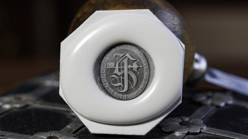 Hand Engraved Oval Signet Ring(K18YG) 「千S」＋「鍵（＋王冠）」＋「モットー」_11