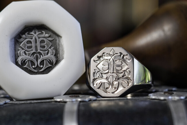 「Octagon」15.5mm×13.5mm 「Octagon」15.5mm×13.5mm