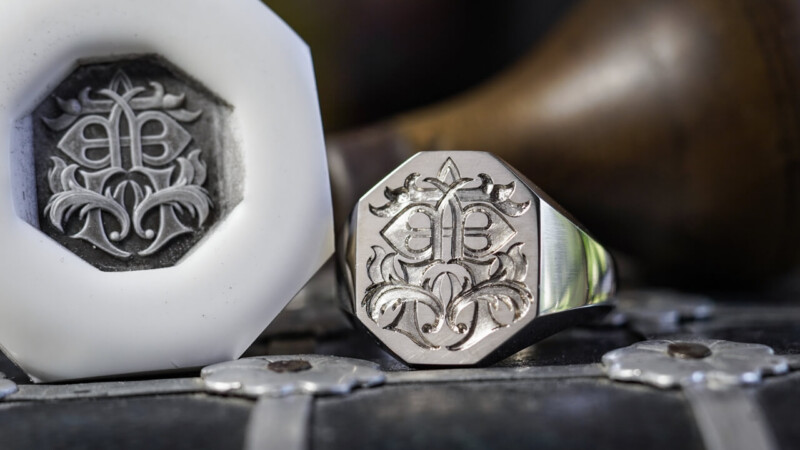 Hand Engraved Octagon Signet Ring(K18WG)「曹」(裏面彫刻:「Z、R」)_2 Hand Engraved Octagon Signet Ring(K18WG)「曹」(裏面彫刻:「Z、R」)_2