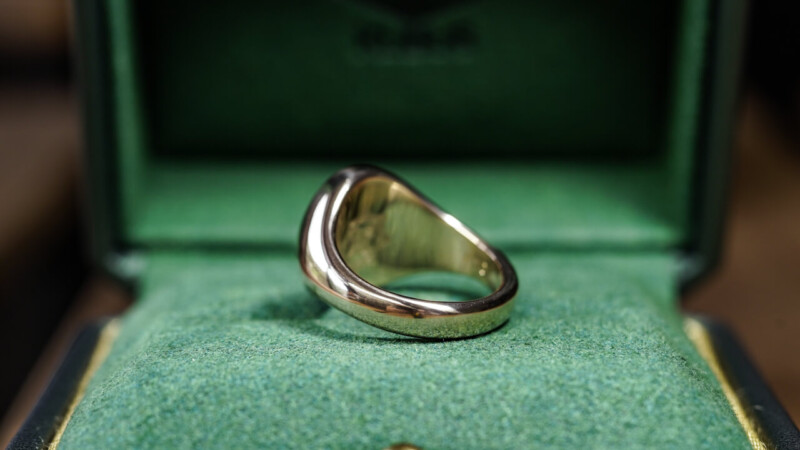 Hand Engraved Oval Signet Ring(K10YG)「RK」+「家紋（組み合い角に違い鷹の羽根）」（側面彫刻：「GL」）_7