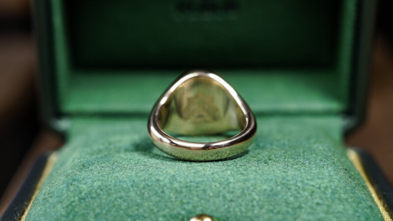 Hand Engraved Oval Signet Ring(K10YG)「RK」+「家紋（組み合い角に違い鷹の羽根）」（側面彫刻：「GL」）_8