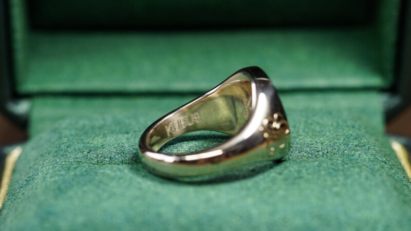 Hand Engraved Oval Signet Ring(K10YG)「RK」+「家紋（組み合い角に違い鷹の羽根）」（側面彫刻：「GL」）_10