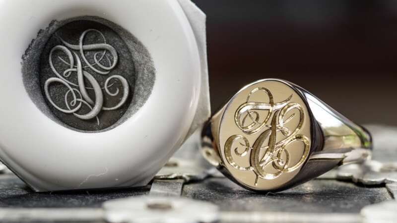 Hand Engraved Oval Signet Ring(K9YG)「TE」 Hand Engraved Oval Signet Ring(K9YG)「TE」