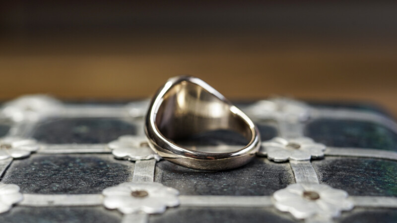 v=Hand Engraved Oval Signet Ring(K9YG)「TE」_5 Hand Engraved Oval Signet Ring(K9YG)「TE」_5