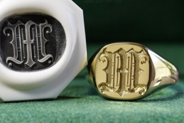 Hand Engraved Mellow Square Signet Ring「M」(K18YG) Hand Engraved Mellow Square Signet Ring「M」(K18YG)