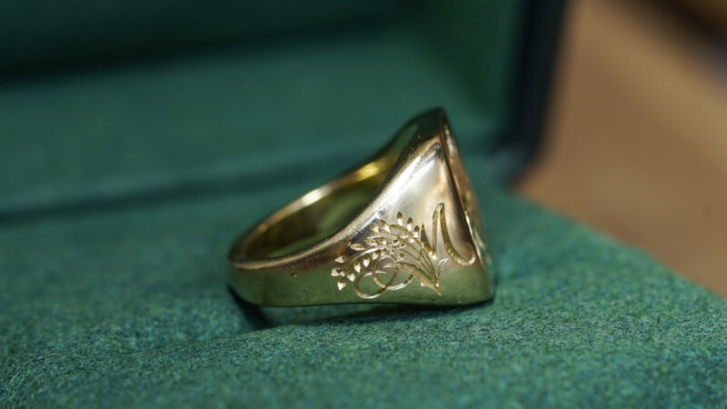 Hand Engraved Rectangle Signet Ring「M+ブルーベリー」+「M+稲穂」(K18YG)_4 Hand Engraved Rectangle Signet Ring「M+ブルーベリー」+「M+稲穂」(K18YG)_4