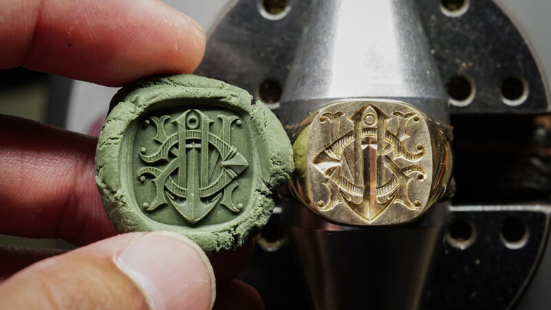 Hand Engraved Mellow Square Signet Ring(K10YG)「NCK＋錨」_15
