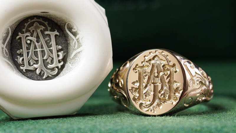 Hand Engraved Oval Signet Ring(K9YG)「AHJ＋太陽（歯車）」＋「Y（側面彫刻）」_2