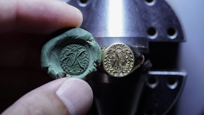Hand Engraved Oval Signet Ring(K14YG) 「K+家紋(西六条家藤)+太陽」+「Strentle(裏面彫刻)」_21 Hand Engraved Oval Signet Ring(K14YG) 「K+家紋(西六条家藤)+太陽」+「Strentle(裏面彫刻)」_21
