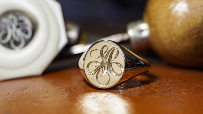 【Wedding Rings】Hand Engraved Oval Signet Rings(K10YG)「SA」_3