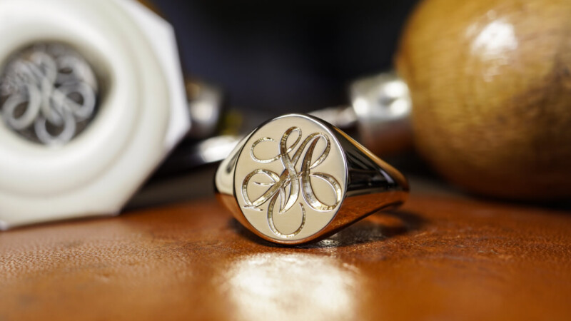 【Wedding Rings】Hand Engraved Oval Signet Rings(K10YG)「SA」_2