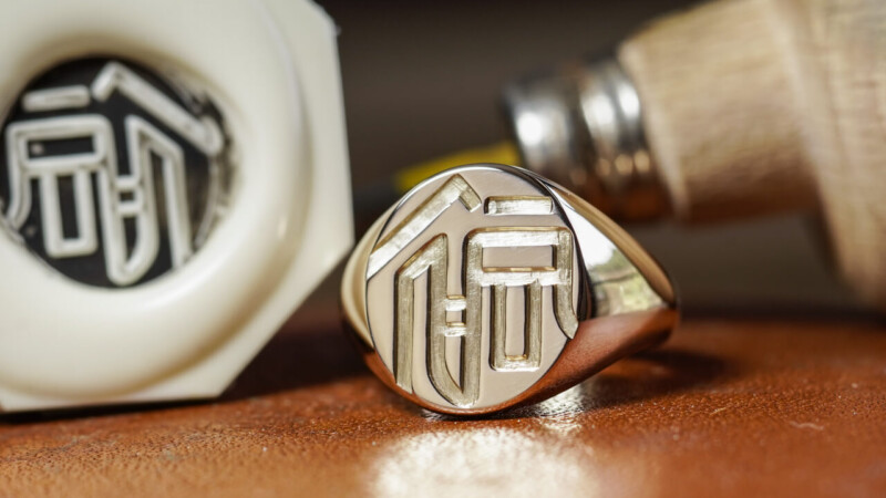 Hand Engraved Oval Signet Ring(K10YG) 「裕」 Hand Engraved Oval Signet Ring(K10YG) 「裕」