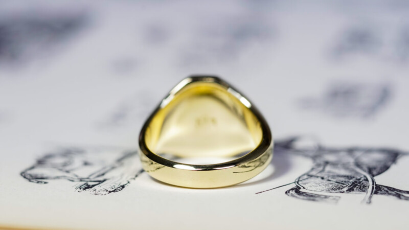 【Semi-custom made】Hand Engraved Octagon Signet Ring(18ct Yellow Gold(K18YG)) 「KH」_6 【Semi-custom made】Hand Engraved Octagon Signet Ring(18ct Yellow Gold(K18YG)) 「KH」_6