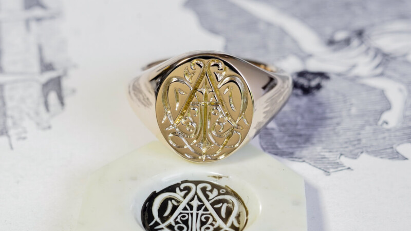 【Bespoke Order】Hand Engraved Oval Signet Ring(9ct Yellow Gold)「YAI」_3 【Bespoke Order】Hand Engraved Oval Signet Ring(9ct Yellow Gold)「YAI」_3