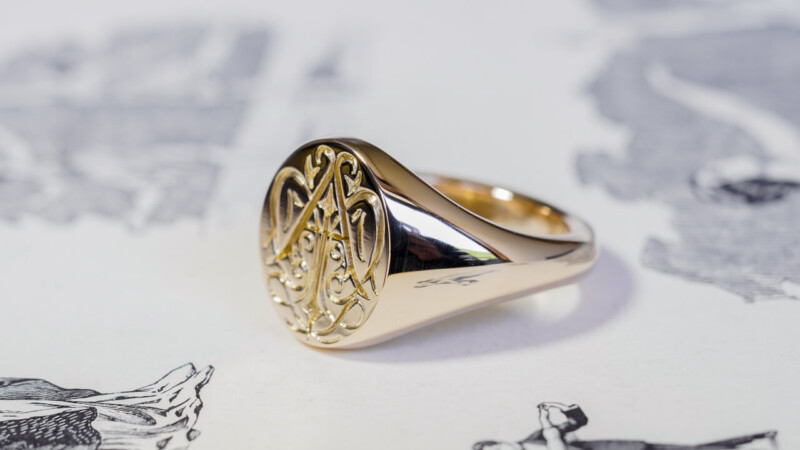 【Bespoke Order】Hand Engraved Oval Signet Ring(9ct Yellow Gold)「YAI」_6 【Bespoke Order】Hand Engraved Oval Signet Ring(9ct Yellow Gold)「YAI」_6