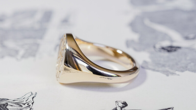 【Bespoke Order】Hand Engraved Oval Signet Ring(9ct Yellow Gold)「YAI」_7 【Bespoke Order】Hand Engraved Oval Signet Ring(9ct Yellow Gold)「YAI」_7