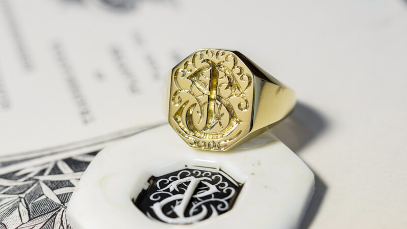 【Semi-custom made】Hand Engraved Octagon Signet Ring(18ct Yellow Gold(K18YG)) 「SJ,模様」_2