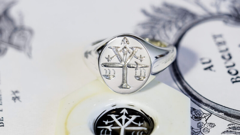 【Semi-custom made】Hand Engraved Oval Signet Ring(Sv925) 「Y、天秤、剣」_4