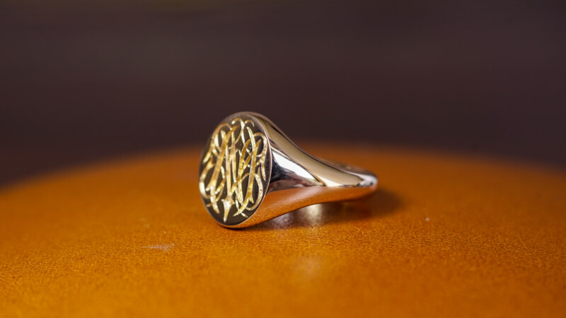 【Semi-custom made】Hand Engraved Oval Signet Ring(9ct Yellow Gold(K9YG)) 「MN」_5 【Semi-custom made】Hand Engraved Oval Signet Ring(9ct Yellow Gold(K9YG)) 「MN」_5