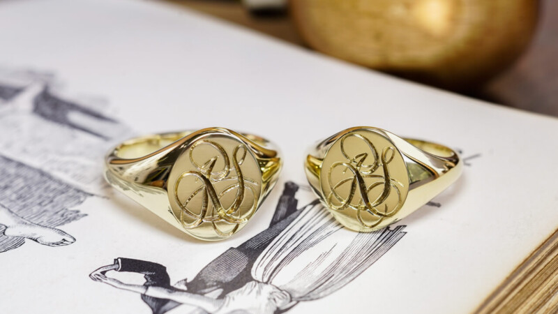 【Pair Signet Rings】Hand Engraved Oval Signet Rings「SR」(Brass) 【Pair Signet Rings】Hand Engraved Oval Signet Rings「SR」(Brass)