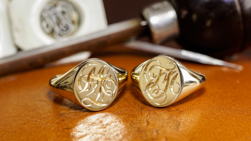 【Wedding Anniversary Signet Rings】Hand Engraved Oval Signet Ring「MT」(K14YG) 【Wedding Anniversary Signet Rings】Hand Engraved Oval Signet Ring「MT」(K14YG)