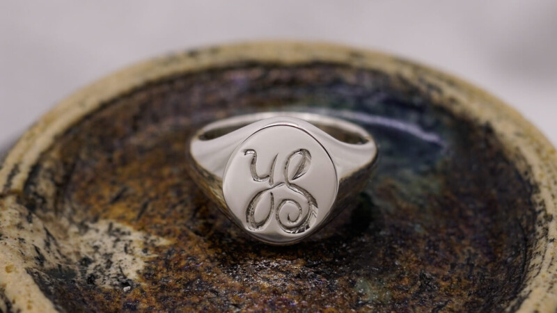 【Semi-custom made】Hand Engraved Oval Signet Ring(Sv925) 【Semi-custom made】Hand Engraved Oval Signet Ring(Sv925)