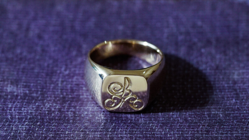 【Bespoke Order】Hand Engraved 『10KYO』 Square Signet Ring(9ct Gold) KM_11 【Bespoke Order】Hand Engraved 『10KYO』 Square Signet Ring(9ct Gold) KM_11