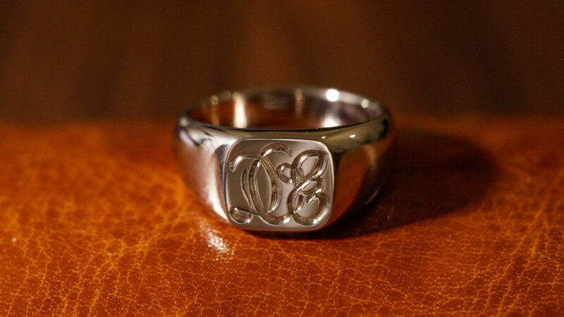 【Bespoke Order】Hand Engraved Square Signet Ring(18ct White Gold)ODE 【Bespoke Order】Hand Engraved Square Signet Ring(18ct White Gold)ODE