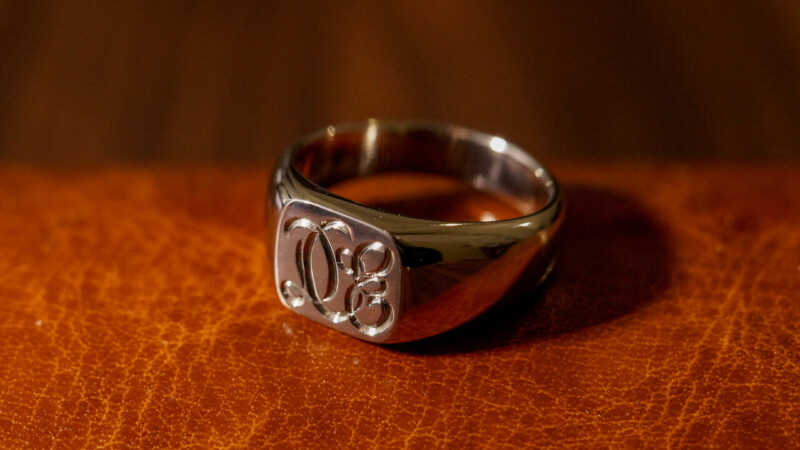【Bespoke Order】Hand Engraved Square Signet Ring(18ct White Gold)ODE2 【Bespoke Order】Hand Engraved Square Signet Ring(18ct White Gold)ODE2