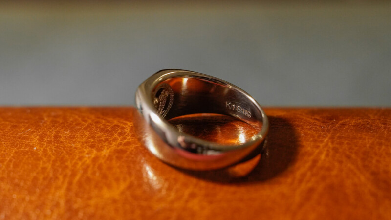 【Bespoke Order】Hand Engraved Square Signet Ring(18ct White Gold)ODE3 【Bespoke Order】Hand Engraved Square Signet Ring(18ct White Gold)ODE3