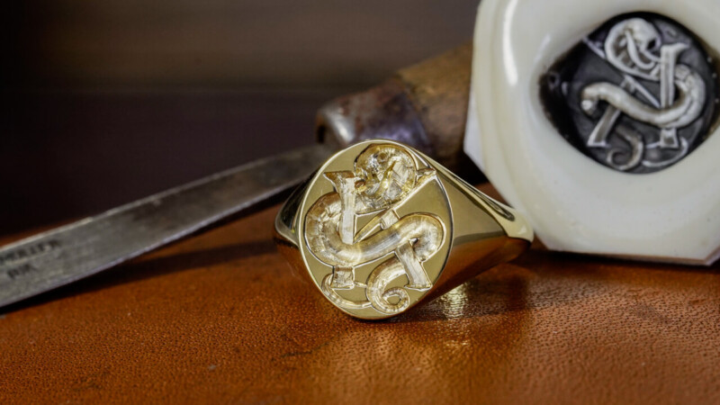 Hand Engraved Oval Signet Ring「K,Snake」(K18YG)_2 Hand Engraved Oval Signet Ring「K,Snake」(K18YG)_2