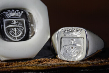 Hand Engraved Thin Rectangle Signet Ring「Coat of Arms」(Sv925) Hand Engraved Thin Rectangle Signet Ring「Coat of Arms」(Sv925)