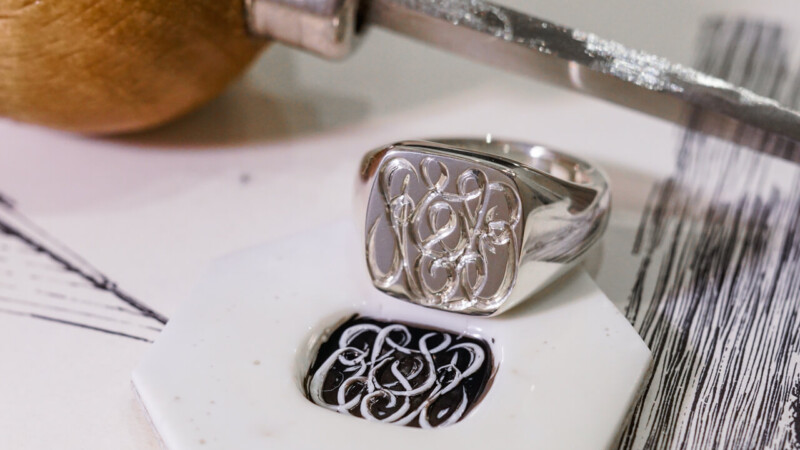 【Bespoke Order】Hand Engraved Curvaceous Square Signet Ring(Sv925)「SSSR」 【Bespoke Order】Hand Engraved Curvaceous Square Signet Ring(Sv925)「SSSR」