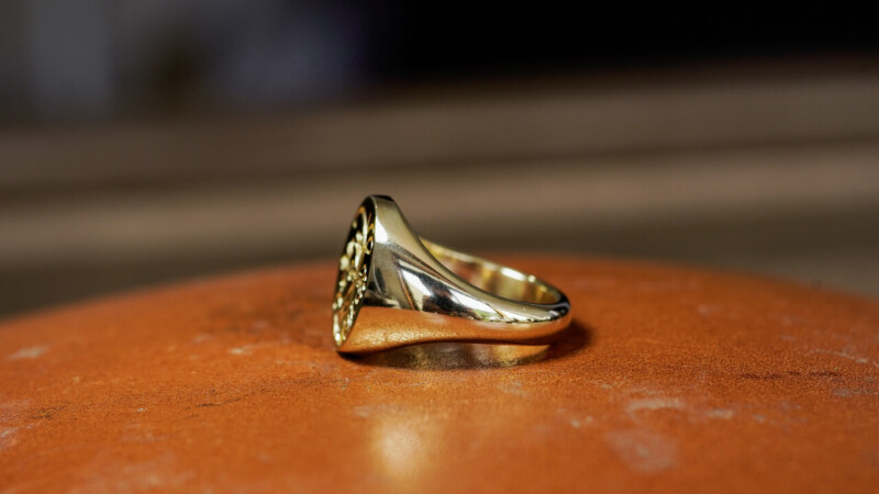 Hand Engraved Oval Signet Ring(K18YG) 「E+模様」_7