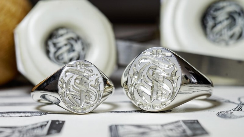 【Pair Signet Rings】 Hand Engraved Oval Signet Rings (Sv925) 「TS」 +「Acanthus pattern,Chopsticks」 【Pair Signet Rings】 Hand Engraved Oval Signet Rings (Sv925) 「TS」 +「Acanthus pattern,Chopsticks」