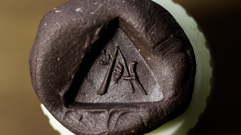 【Bespoke Order】Hand Engraved Triangle Signet Ring(18ct Yellow Gold)「A,桃の花と枝」_3 【Bespoke Order】Hand Engraved Triangle Signet Ring(18ct Yellow Gold)「A,桃の花と枝」_3