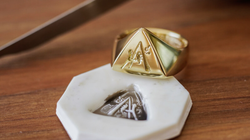 【Bespoke Order】Hand Engraved Triangle Signet Ring(18ct Yellow Gold)「A,桃の花と枝」_13 【Bespoke Order】Hand Engraved Triangle Signet Ring(18ct Yellow Gold)「A,桃の花と枝」_13