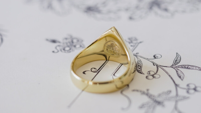 【Bespoke Order】Hand Engraved Triangle Signet Ring(18ct Yellow Gold)「A,桃の花と枝」_10 【Bespoke Order】Hand Engraved Triangle Signet Ring(18ct Yellow Gold)「A,桃の花と枝」_10