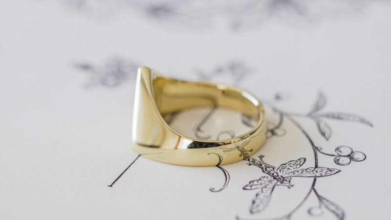 【Bespoke Order】Hand Engraved Triangle Signet Ring(18ct Yellow Gold)「A,桃の花と枝」_6 【Bespoke Order】Hand Engraved Triangle Signet Ring(18ct Yellow Gold)「A,桃の花と枝」_6