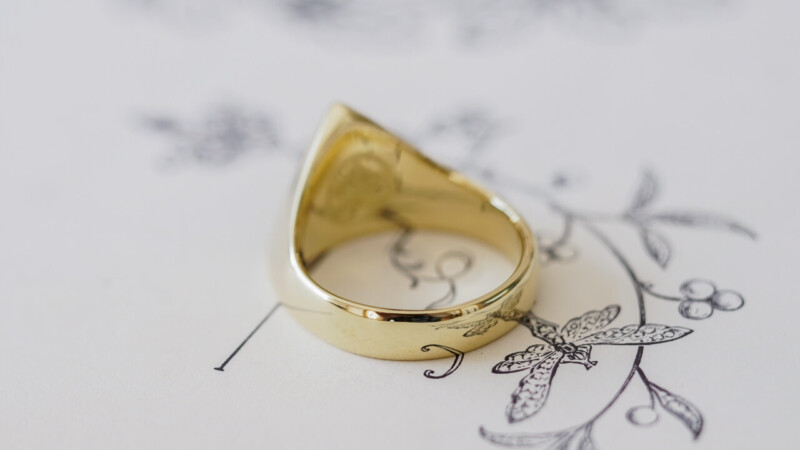 【Bespoke Order】Hand Engraved Triangle Signet Ring(18ct Yellow Gold)「A,桃の花と枝」_7 【Bespoke Order】Hand Engraved Triangle Signet Ring(18ct Yellow Gold)「A,桃の花と枝」_7