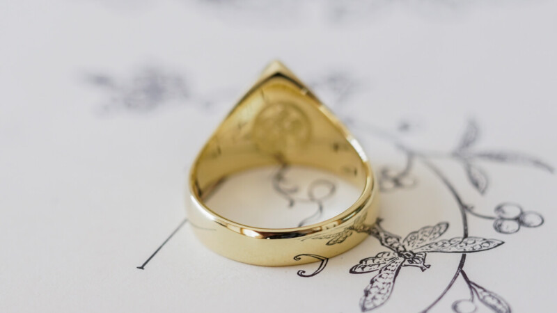 【Bespoke Order】Hand Engraved Triangle Signet Ring(18ct Yellow Gold)「A,桃の花と枝」_8 【Bespoke Order】Hand Engraved Triangle Signet Ring(18ct Yellow Gold)「A,桃の花と枝」_8
