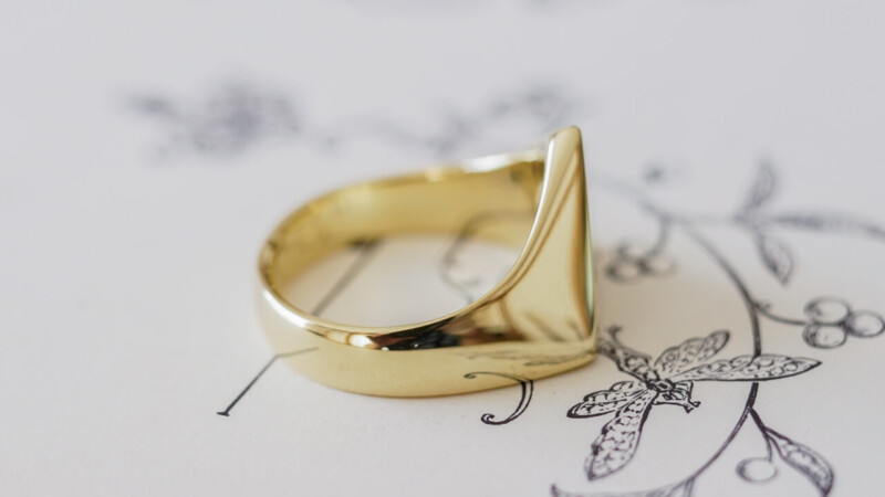 【Bespoke Order】Hand Engraved Triangle Signet Ring(18ct Yellow Gold)「A,桃の花と枝」_11 【Bespoke Order】Hand Engraved Triangle Signet Ring(18ct Yellow Gold)「A,桃の花と枝」_11