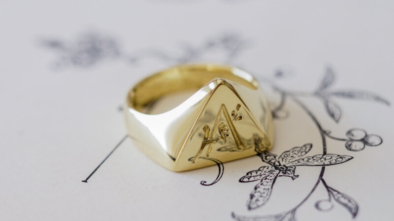 【Bespoke Order】Hand Engraved Triangle Signet Ring(18ct Yellow Gold)「A,桃の花と枝」_12 【Bespoke Order】Hand Engraved Triangle Signet Ring(18ct Yellow Gold)「A,桃の花と枝」_12