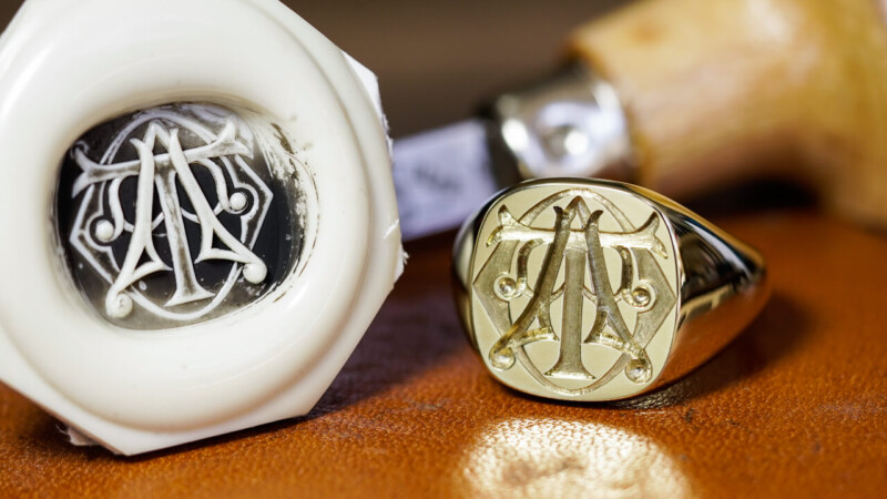 Hand Engraved Mellow Square Signet Ring(Brass)「OAT」_2 Hand Engraved Mellow Square Signet Ring(Brass)「OAT」_2