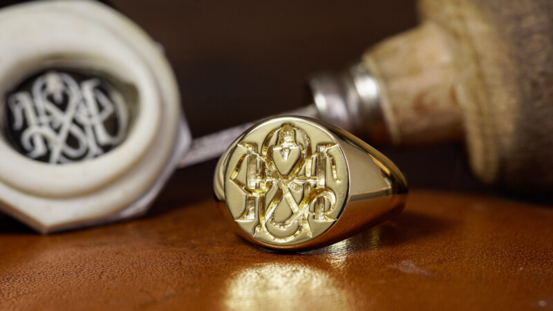 Hand Engraved Circle Signet Ring「HOPE,Bell」(K18YG)