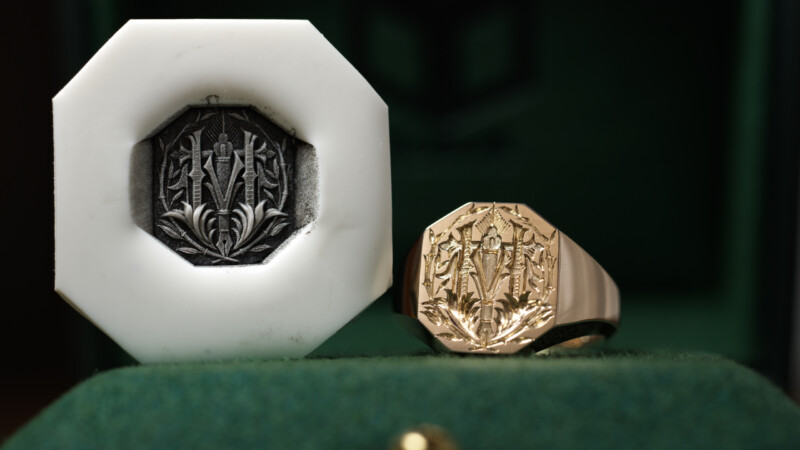 Hand Engraved Octagon Signet Ring(K9YG)「林(漢字)+万年筆+竹+松」 Hand Engraved Octagon Signet Ring(K9YG)「林(漢字)+万年筆+竹+松」